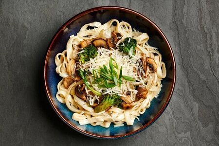 Сырно-сливочный вок