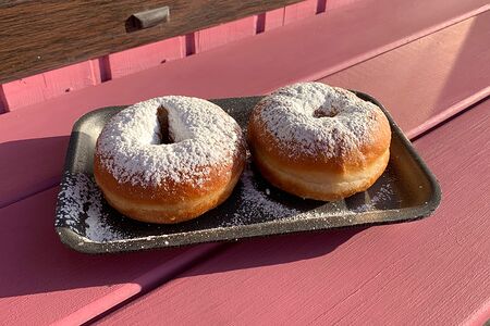 Пончики с сахарной пудрой