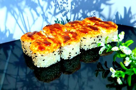 Ролл Спайси с угрем