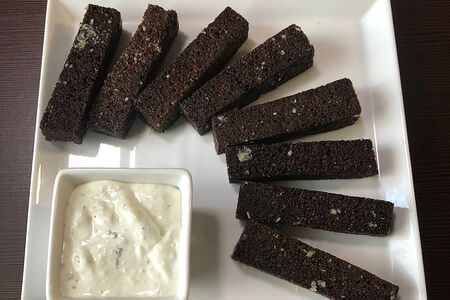 Гренки с чесноком и базиликом