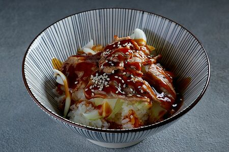 Гай фан с говядиной и рисом в соусе терияки