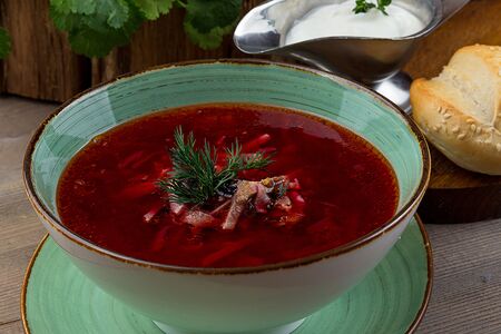 Борщ с салом