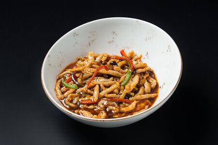 Свинина с овощами в остром соусе