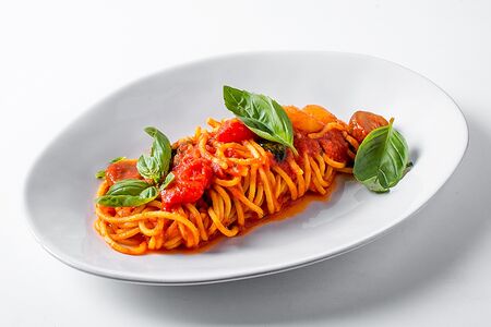 Домашние спагетти помодоро