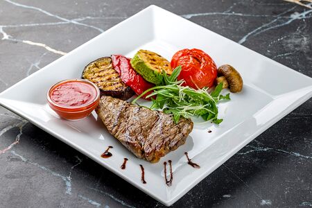 Стейк из говяжьей вырезки