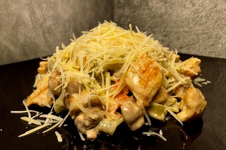 Фетучини с курицей и грибами