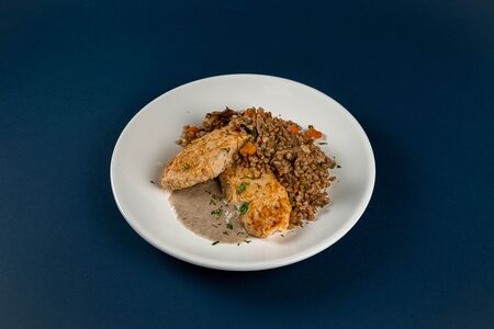 Куриные котлеты с гречей и грибами