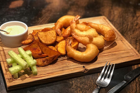 Тигровые креветки в кляре