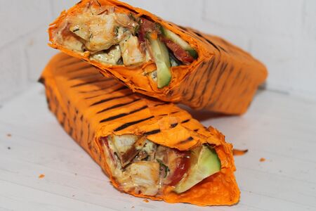 Шашлык из курицы в сырном лаваше большой