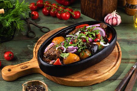 Тушеное мясо с овощами