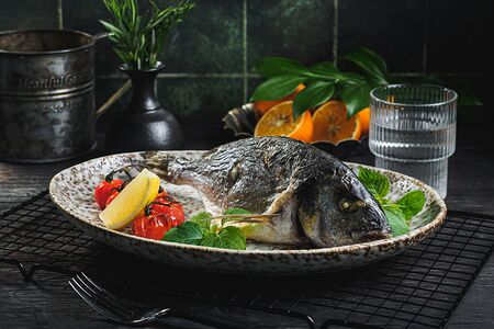 Запеченная рыба дорада