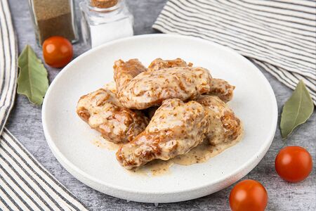 Крылышки в ореховом соусе