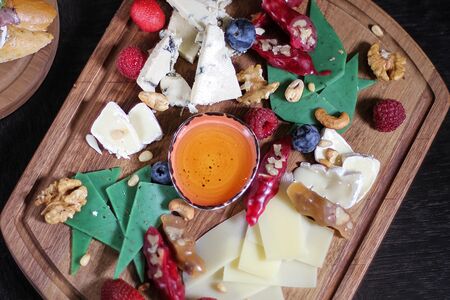 Ассорти европейских сыров