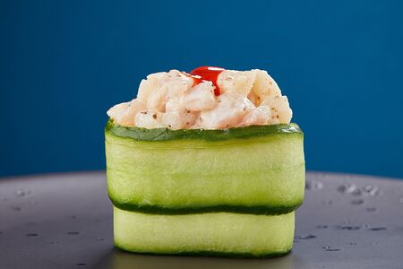 Гункан №4 с морским окунем и морским гребешком