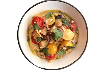 Хумус с печёным баклажаном и песто