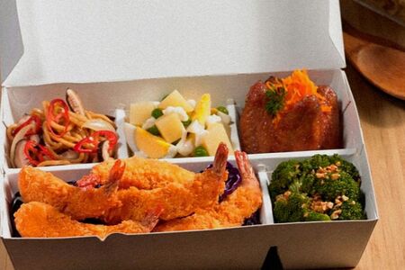 Комбо Wok my Box Хурасаме с креветками, салат летний, Морс my Box Клюква