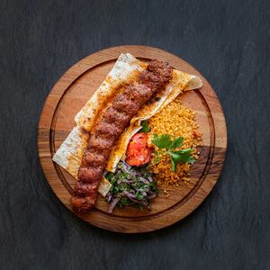 Мини урфа-кебаб с гарниром