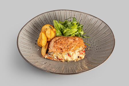 Куриная грудка запечённая с сыром и овощами