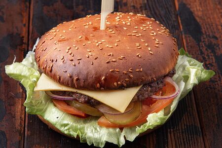 Чизбургер с мраморной говядиной