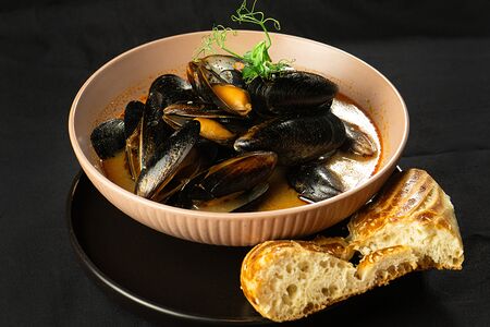 Мидии в соусе том ям