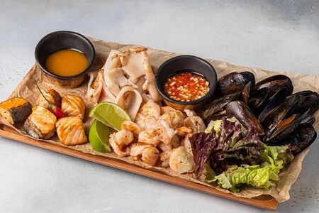 Ассорти из морепродуктов гриль