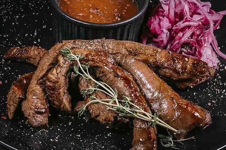 Томлёная мраморная говядина