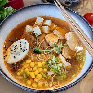 Рамен с цыплёнком и тофу