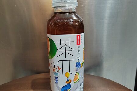 Напиток Nongfu spring безалкогольный пуэр чай с лимоном