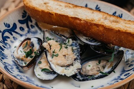 Мидии в сливочно-чесночном соусе