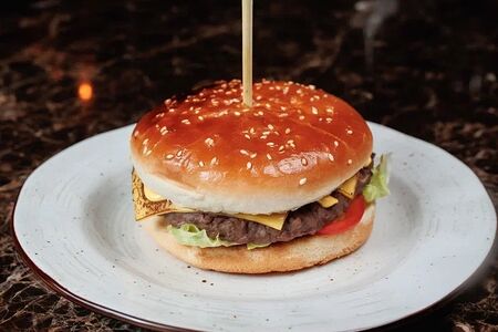 Сырный бургер