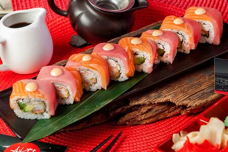 Рейнбоу ролл Тунец и лосось