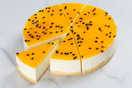 Чизкейк Манго-маракуйя