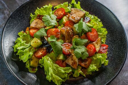 Салат с хрустящими баклажанами