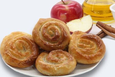 Пирожки Милопитаки с яблоком веганские