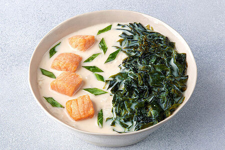 Сливочный суп с лососем