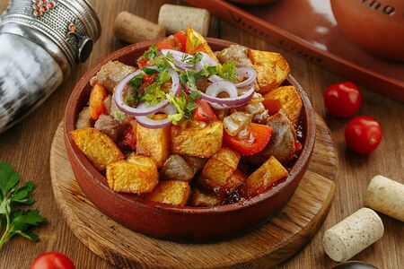 Жаркое из свинины с картофелем