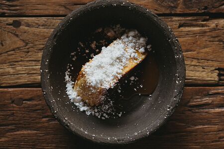 Чизкейк Сан Себастьян с соленой карамелью