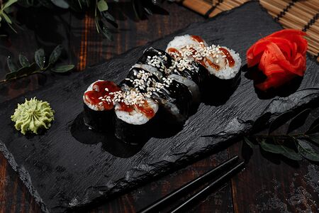 Ролл с угрем