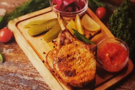 Корейка свиная с аджикой