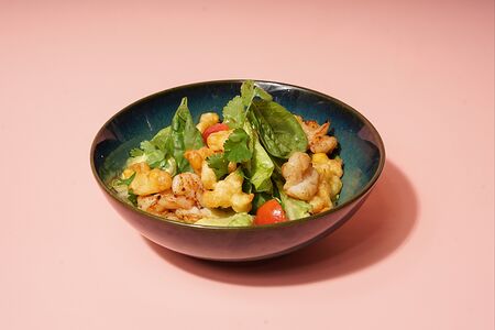 Салат с креветками и авокадо