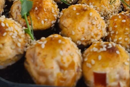 Запеченный ролл с лососем