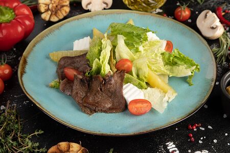 Салат с языком и картофелем