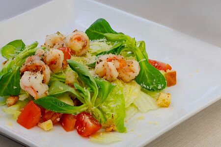 Салат Цезарь с Креветками