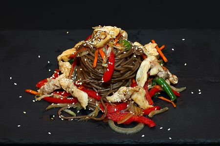 Лапша гречневая с курицей