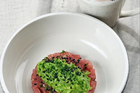 Тартар из тунца с гуакамоле