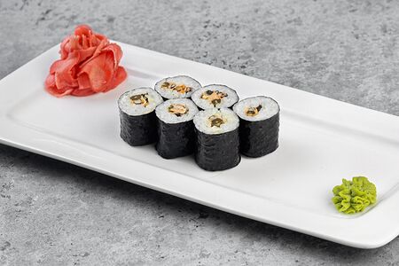 Ролл классический с мидиями