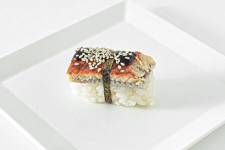 Суши с угрем