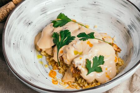 Куриное бедро су-вид с булгуром