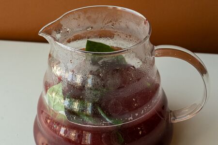 Чай земляника-базилик