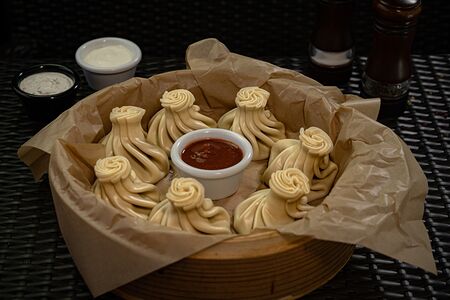 Хинкали из свинины и говядины отварные